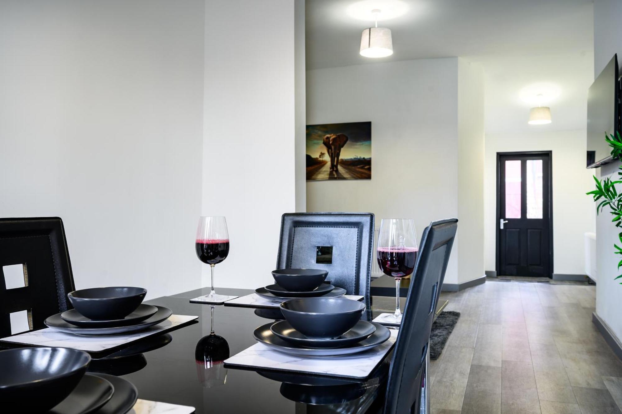 Manchester Serviced Accommodation Northernnightzzz - The Park ภายนอก รูปภาพ